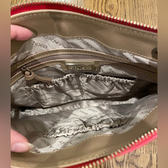 DKNY Red Saffiano Leather Shoulder Bag - Adjustable Chain Strap - Slightly Used - Picture 4 of 4